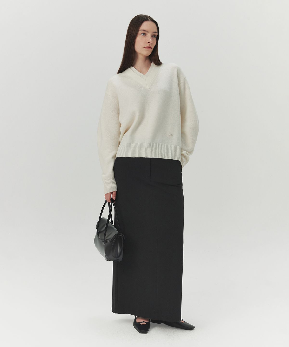 르바(LEVAR) Double V-Neck Knit - Off White