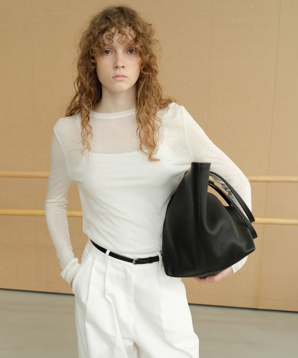 르바(LEVAR) Layered Long Sleeve T-shirt - White