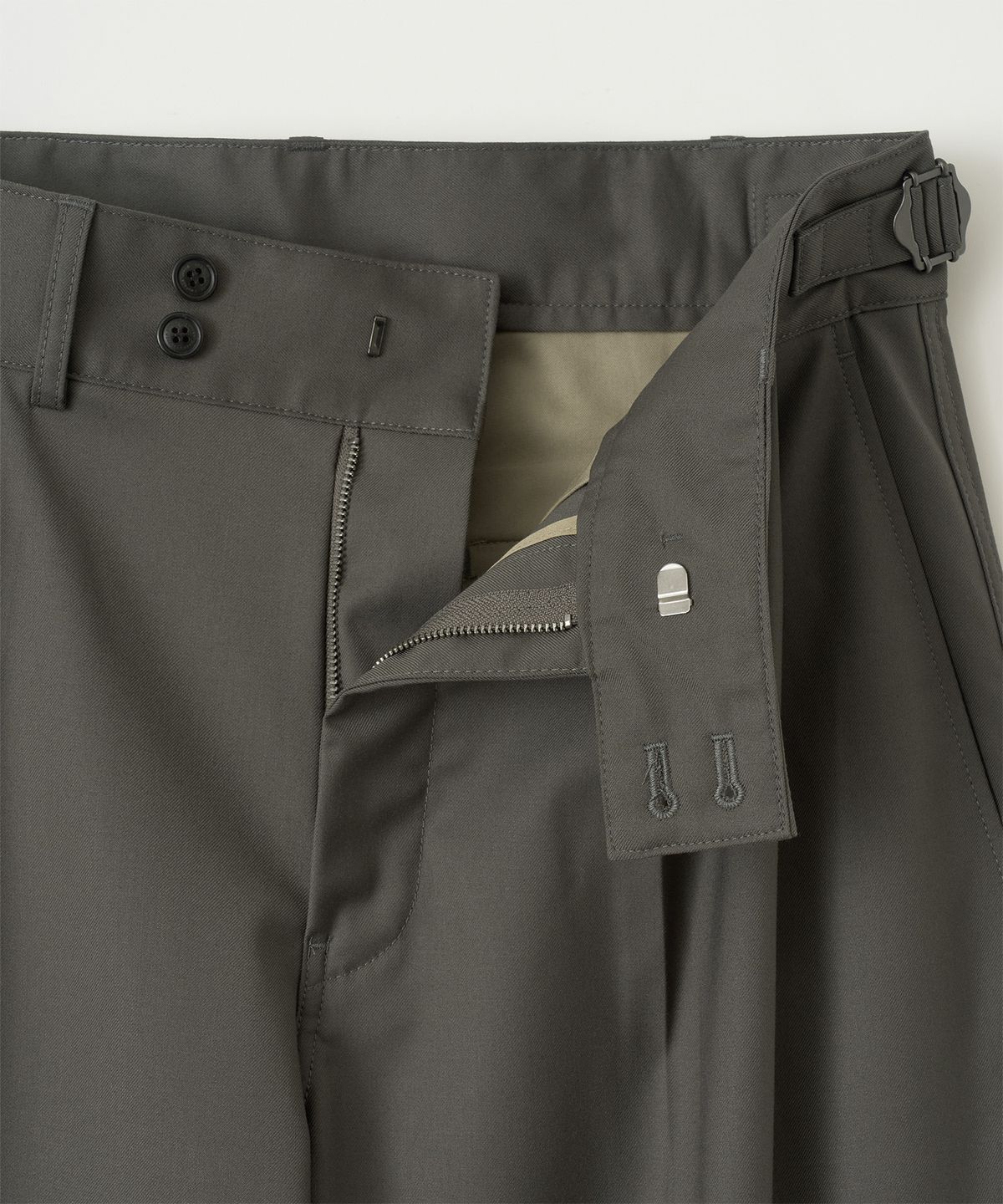어나더 오피스(ANOTHER OFFICE) [SS] Santiago Slacks (Olive Gray)