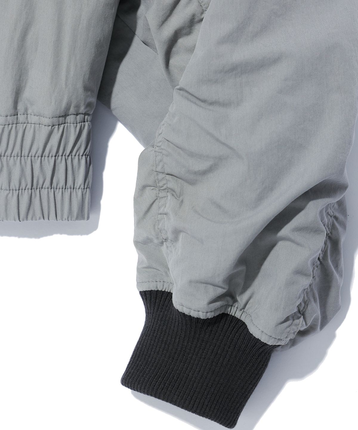 이에이(IEY) HUNTING BOMBER JACKET Grey
