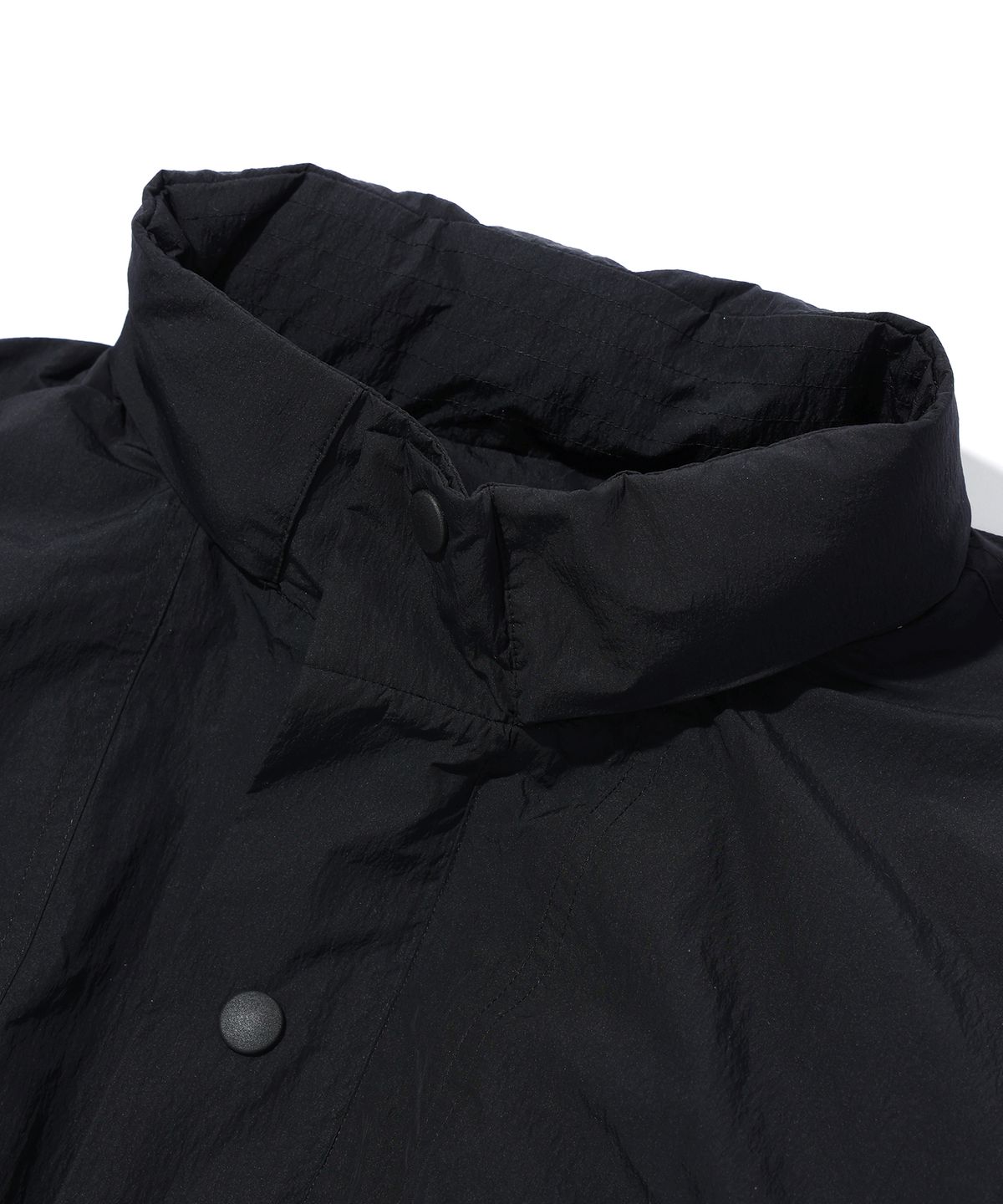 이에이(IEY) WING NYLON JUMPER Black