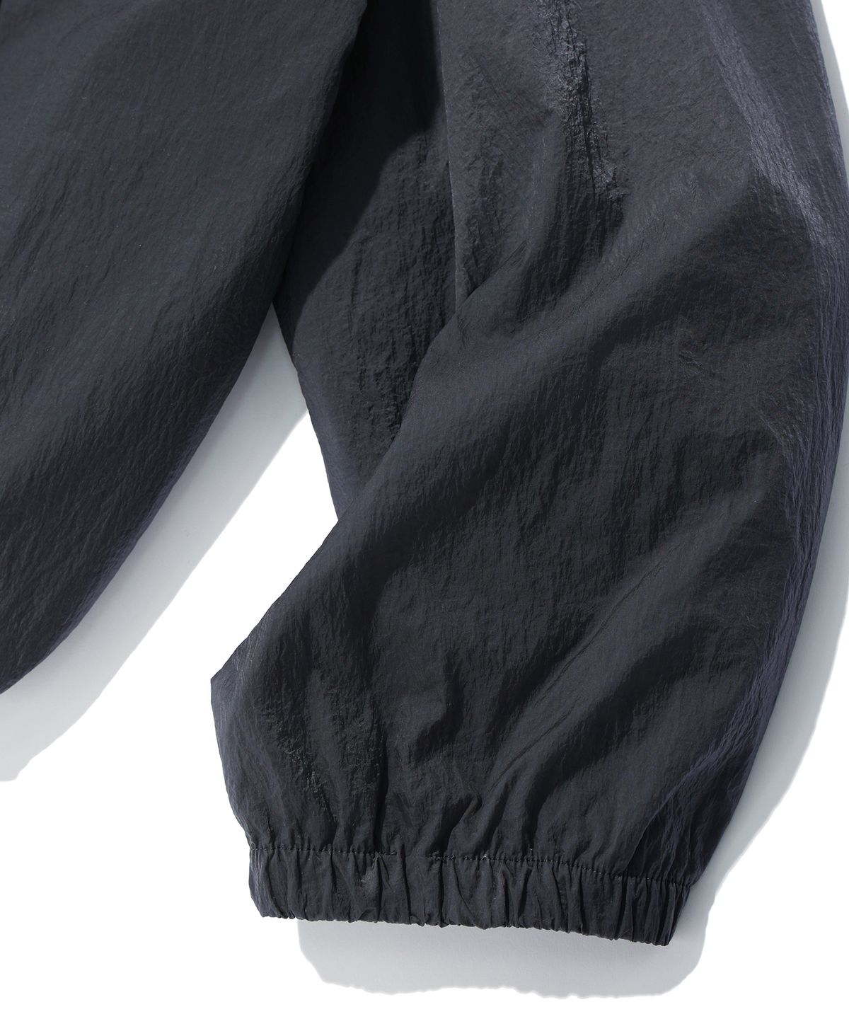 이에이(IEY) BACKLOGO BLEND JUMPER Black