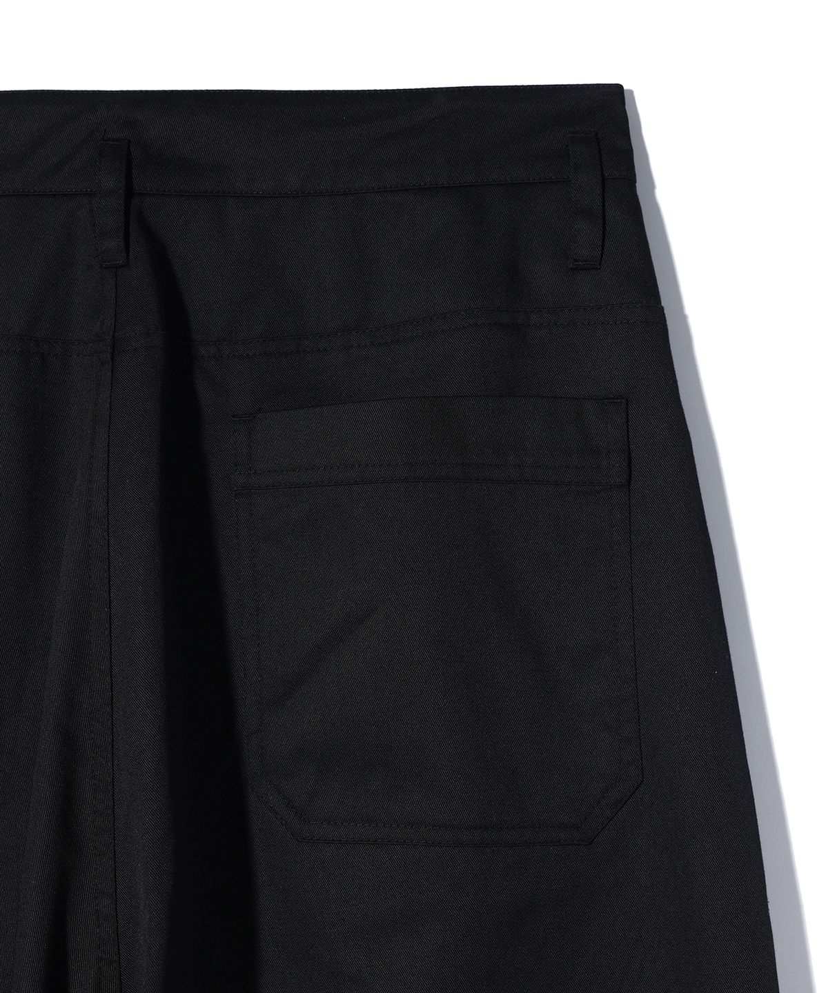 이에이(IEY) PANI SIDE TUCK PANTS Black
