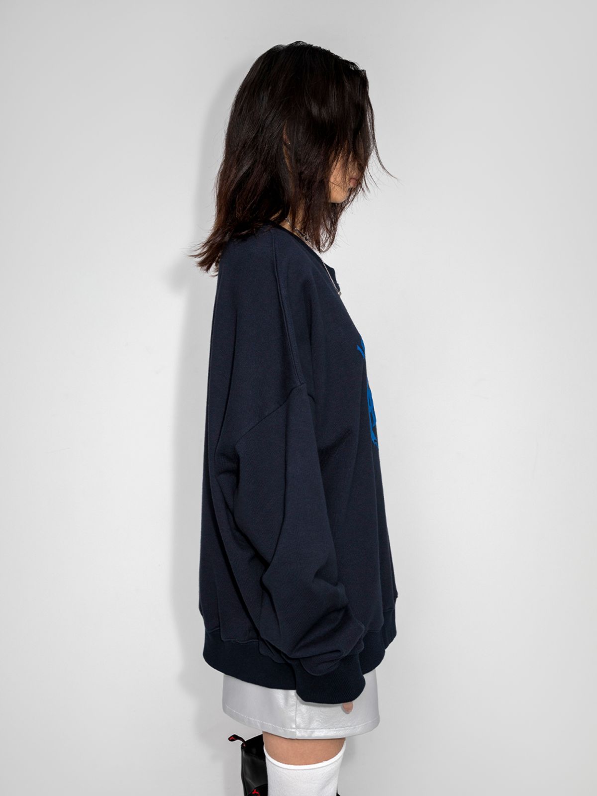 와이이이엘(YEEL) LOGO SWEATSHIRT NAVY