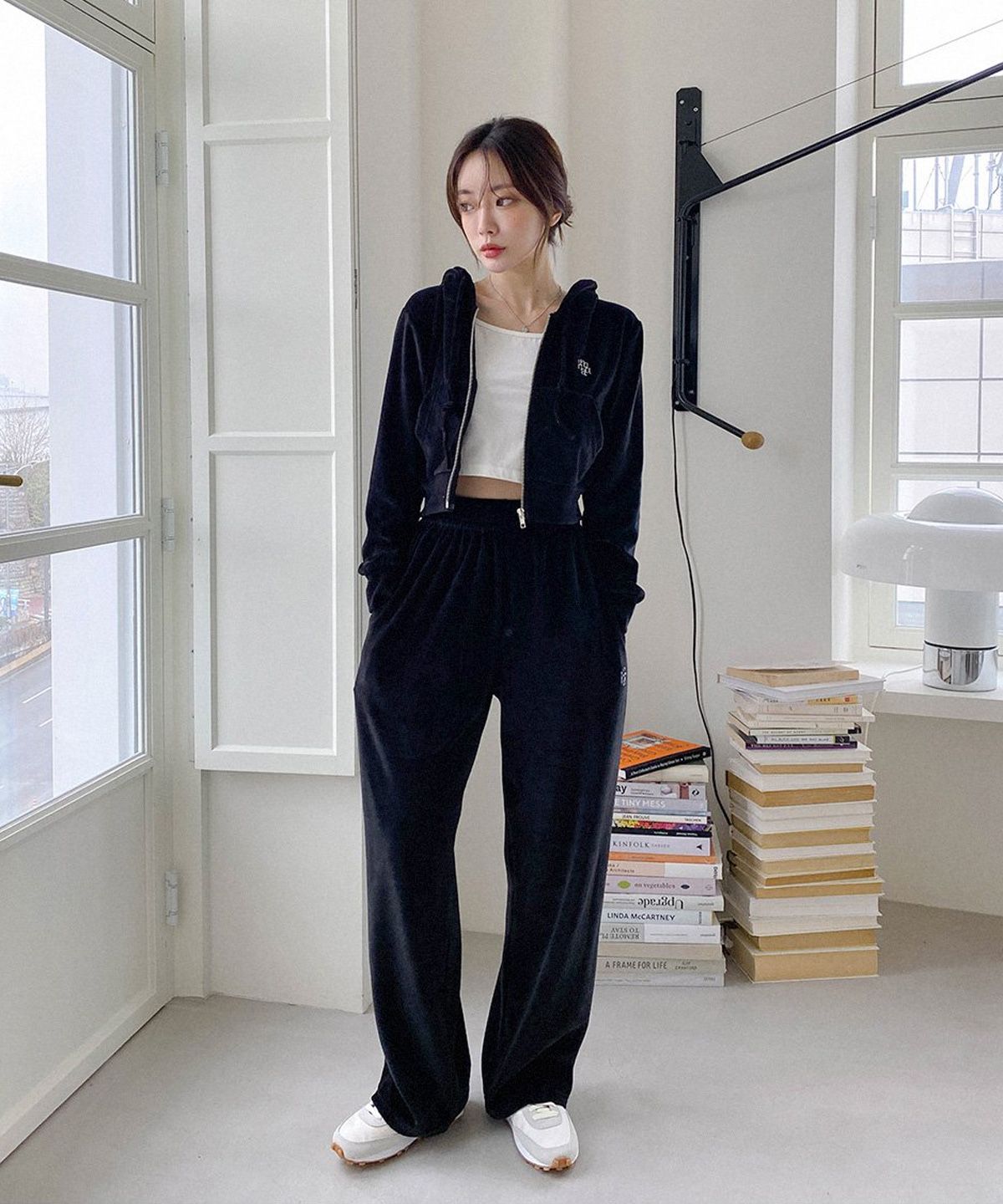 MUSINSA | MUAHMUAH [SET] Velvet Training Hooded Zip-Up Pants