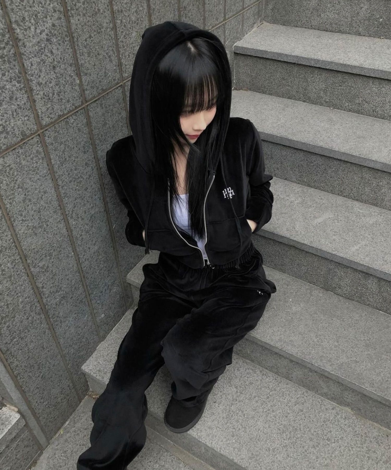 MUSINSA公式 | MUAHMUAH [SET] Velvet Training Hooded Zip-Up Pants