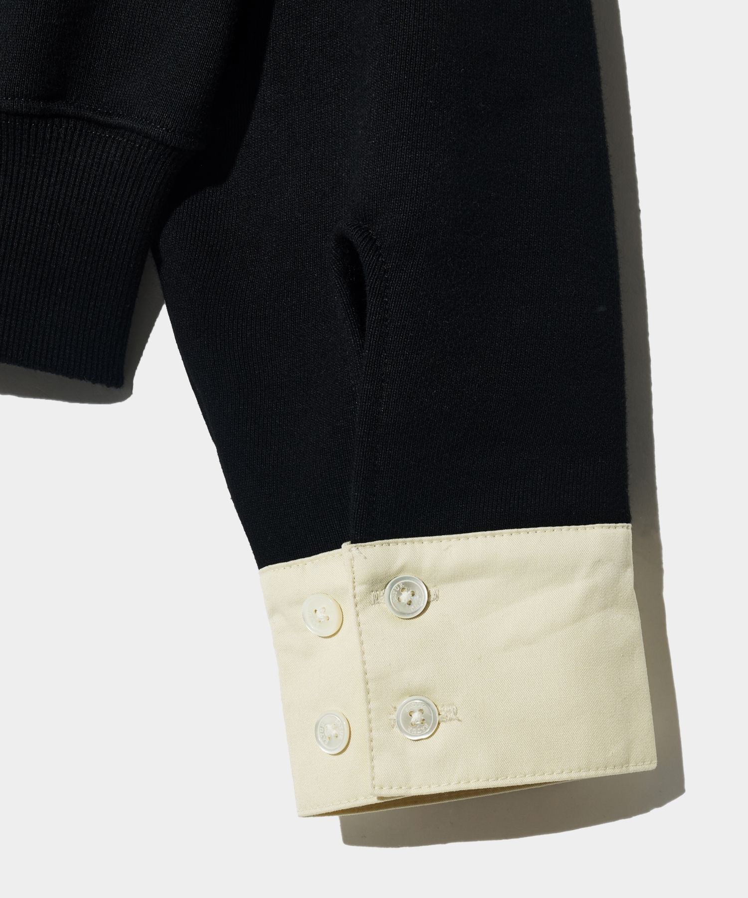 韓国の人気★ SATUR ★ APPLIQUE LOGO CUFFS SWEATSHIRTS 韓国の人気☆ SATUR ☆ APPLIQUE LOGO CUFFS SWEATSHIRTS