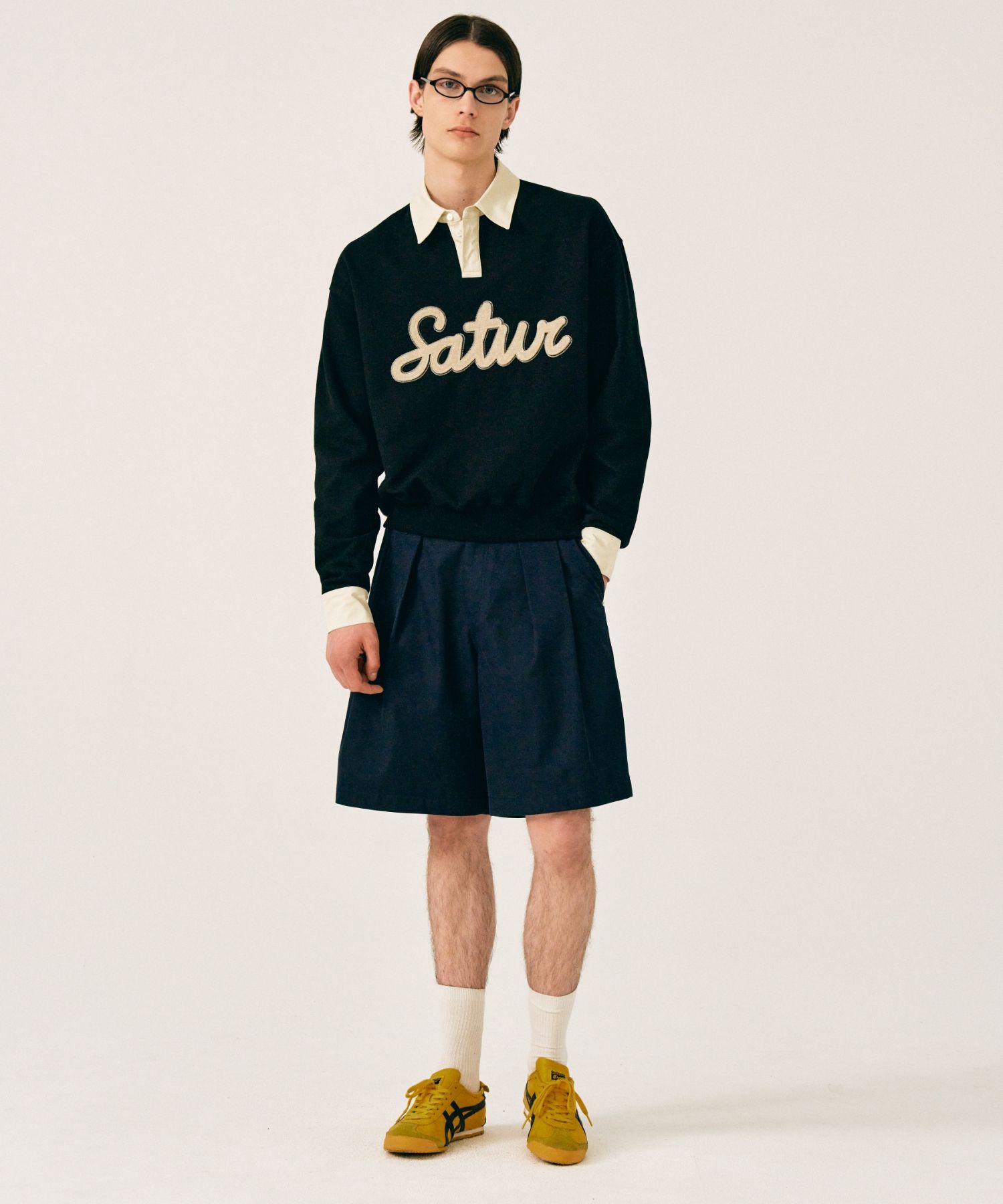MUSINSA | SATUR Applique Logo Cuffs Sweatshirt Resort Black