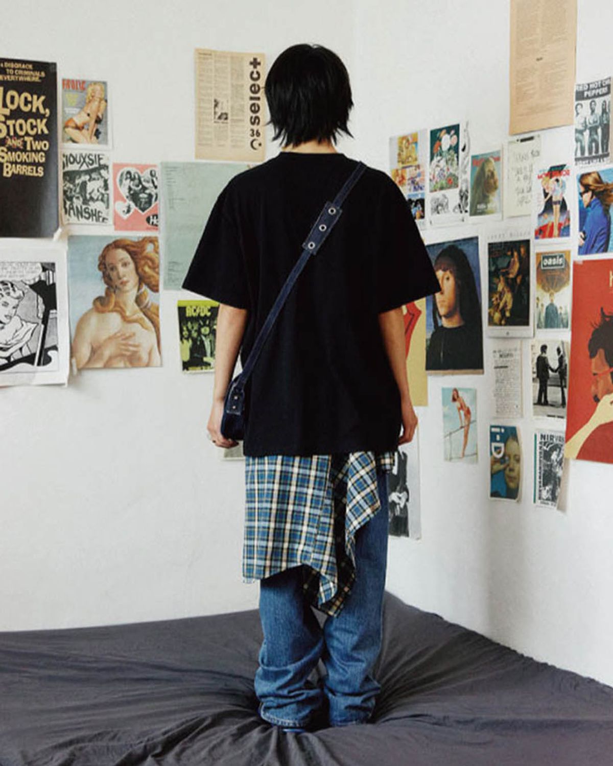 더뮤지엄비지터(THEMUSEUMVISITOR) WASHED DENIM MINIBAG (DARK NAVY)