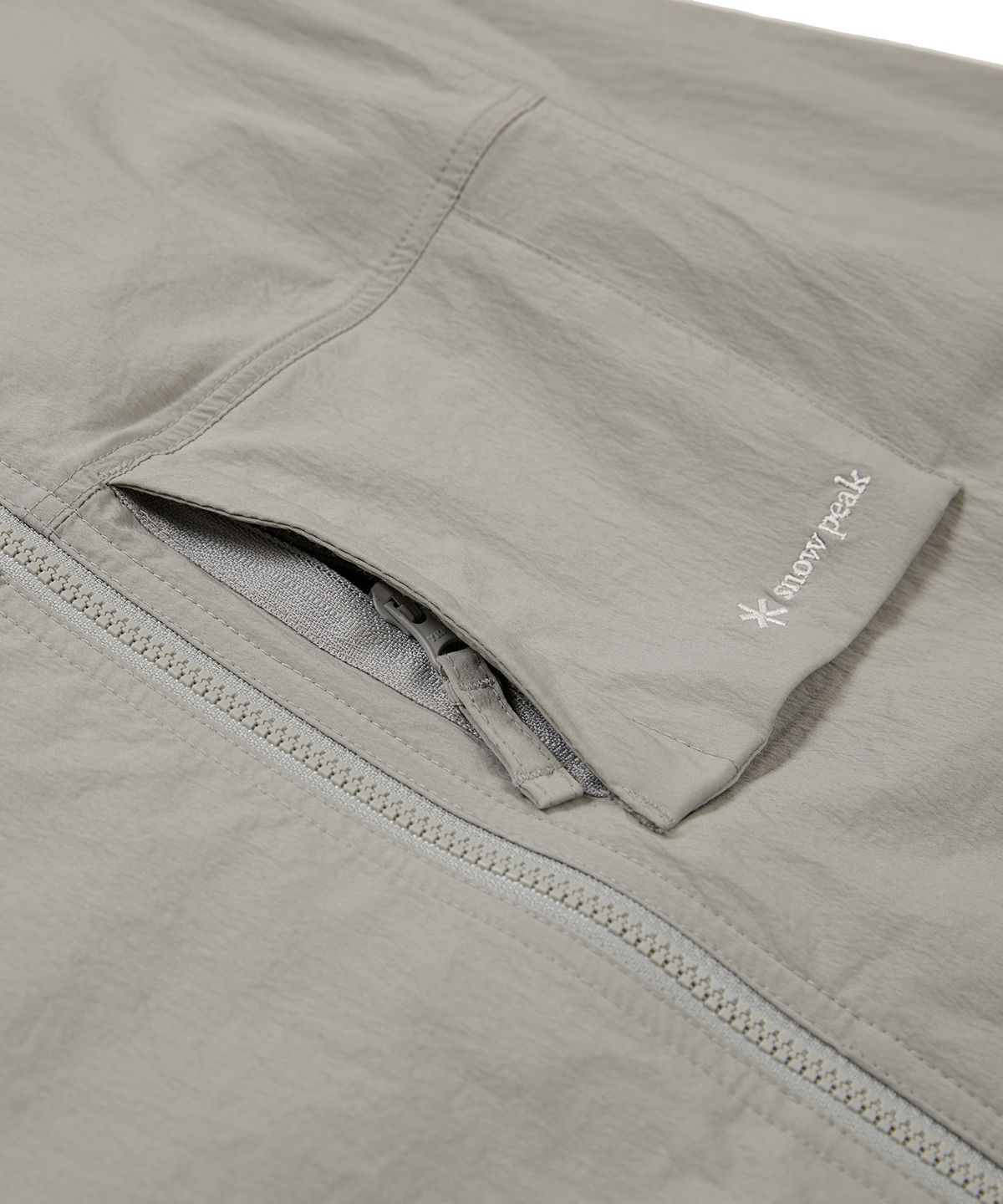 스노우피크 어패럴 키즈(SNOWPEAK APPAREL KIDS) 키즈 루트 아웃포켓 바람막이 Fog Gray (S24MKRWB80)