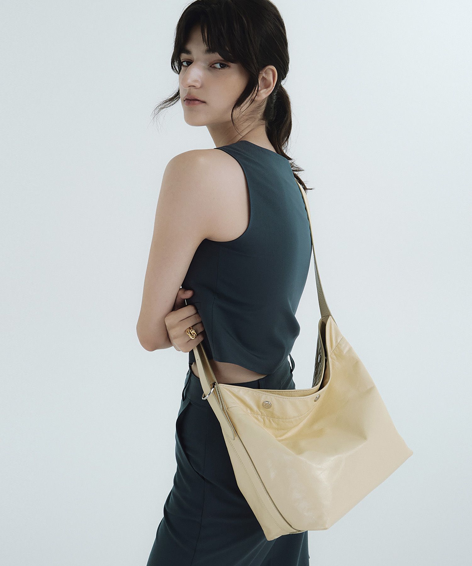 MUSINSA | VUNQUE Perfec Button Up Soft Hobo S (Perfect