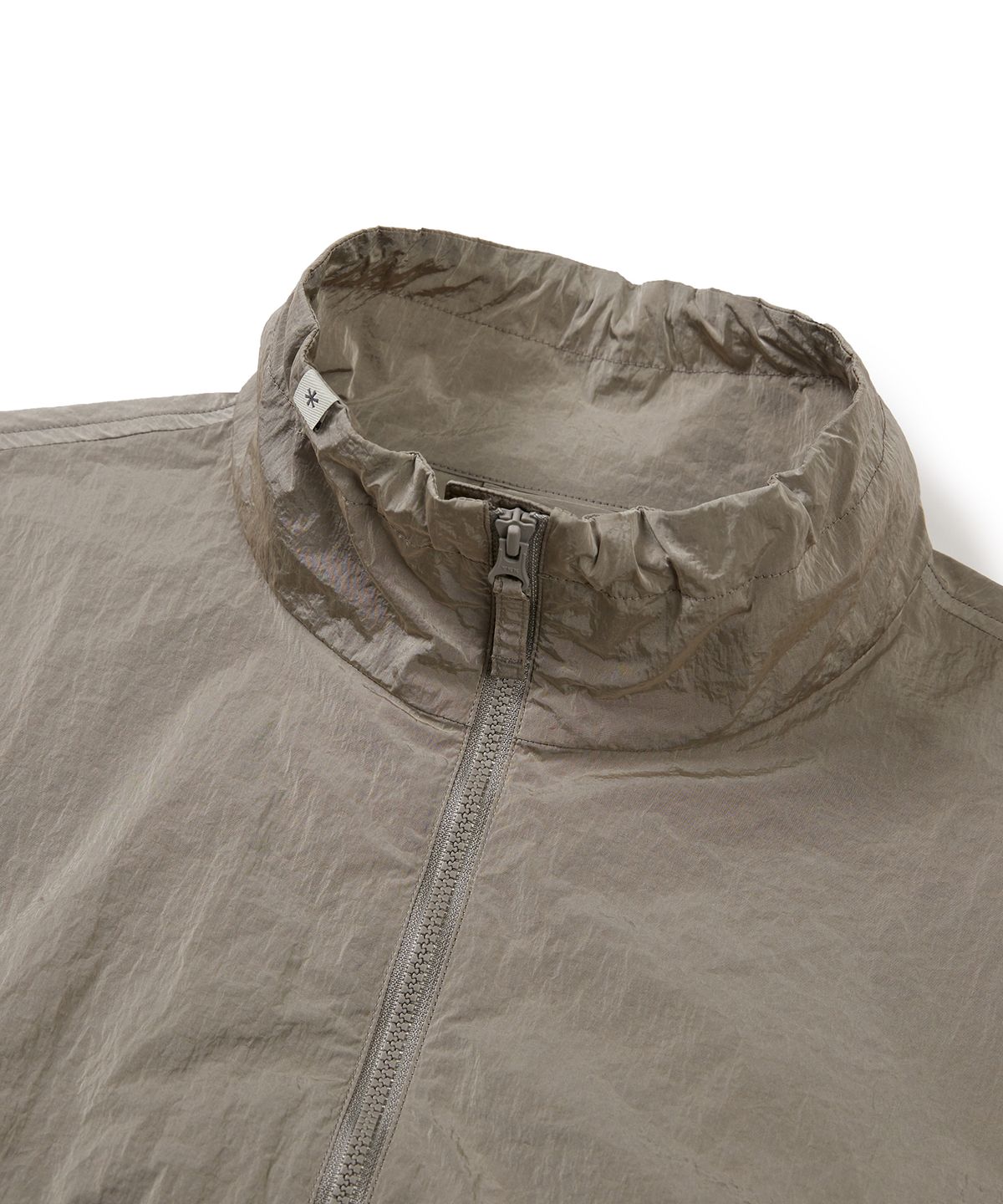 스노우피크 어패럴(SNOWPEAK APPAREL) 브라이트 여성 세미 크롭 바람막이 Tan Gray (S24MWFWB75)