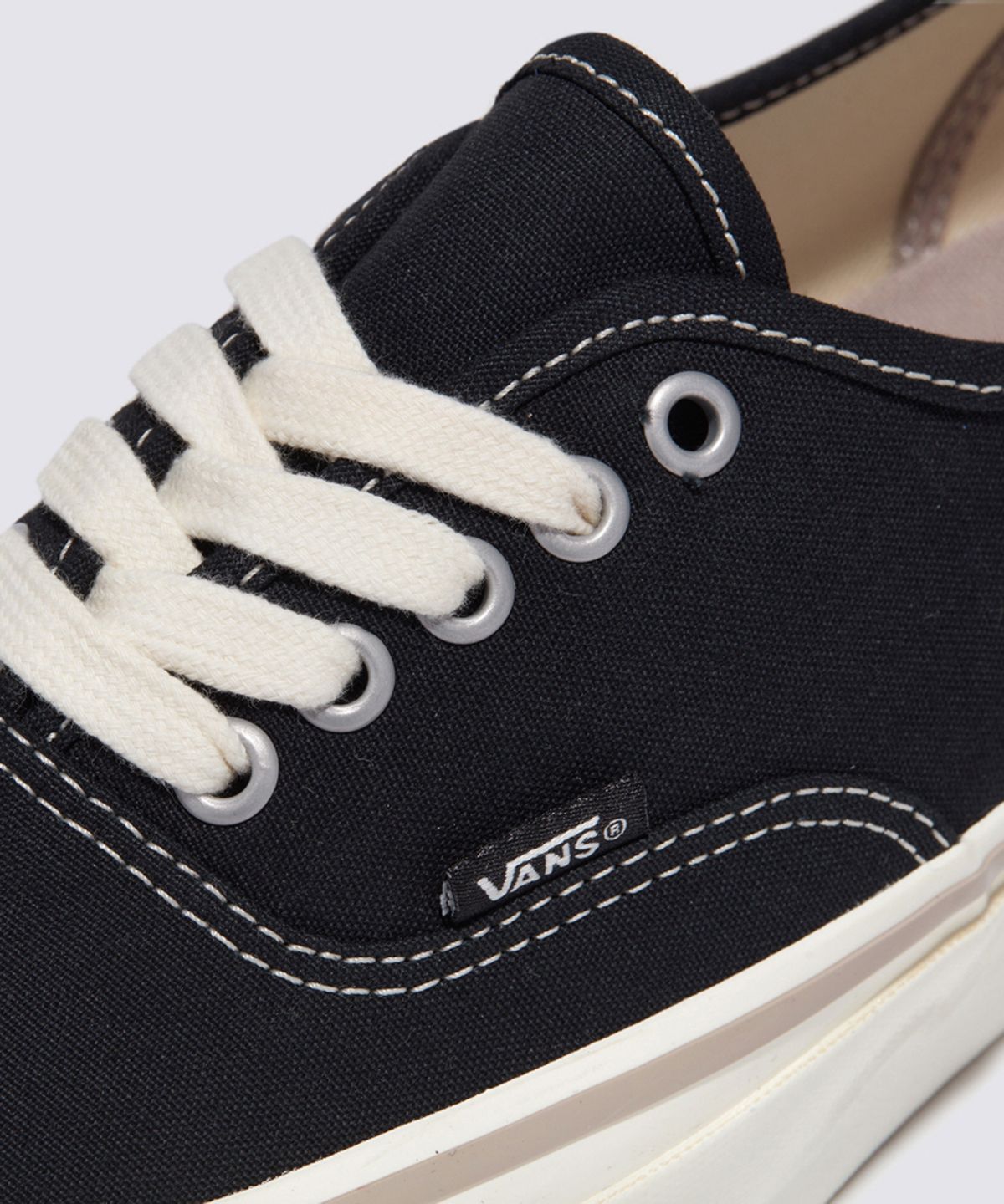 반스(VANS) 어센틱 리이슈 44 - 블랙:마쉬멜로우 / VN000CT71KP1