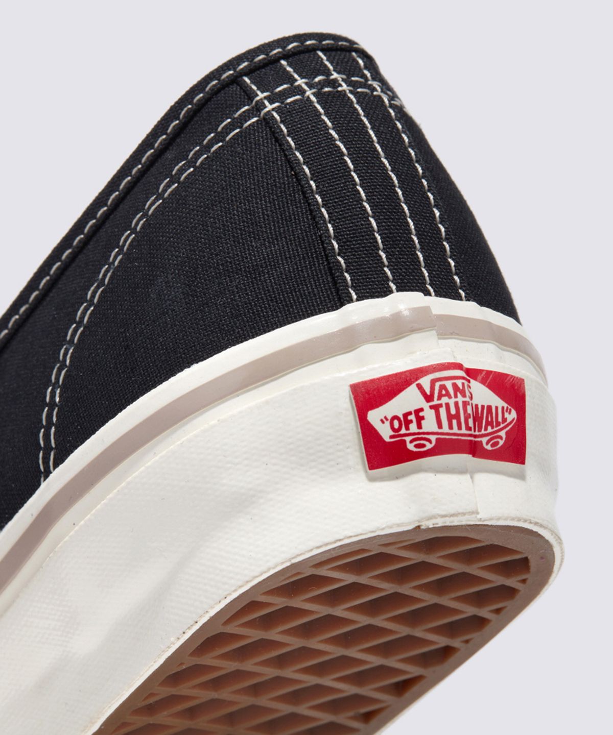 반스(VANS) 어센틱 리이슈 44 - 블랙:마쉬멜로우 / VN000CT71KP1