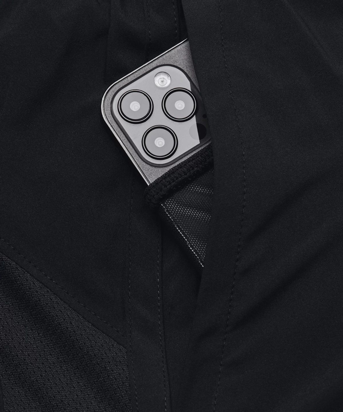 언더아머(UNDERARMOUR) 론치 7인치 쇼츠 1382620-001