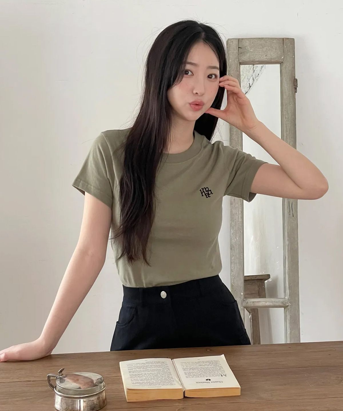 무아무아(MUAHMUAH) 스티치로고 베이직 티셔츠 [3color]