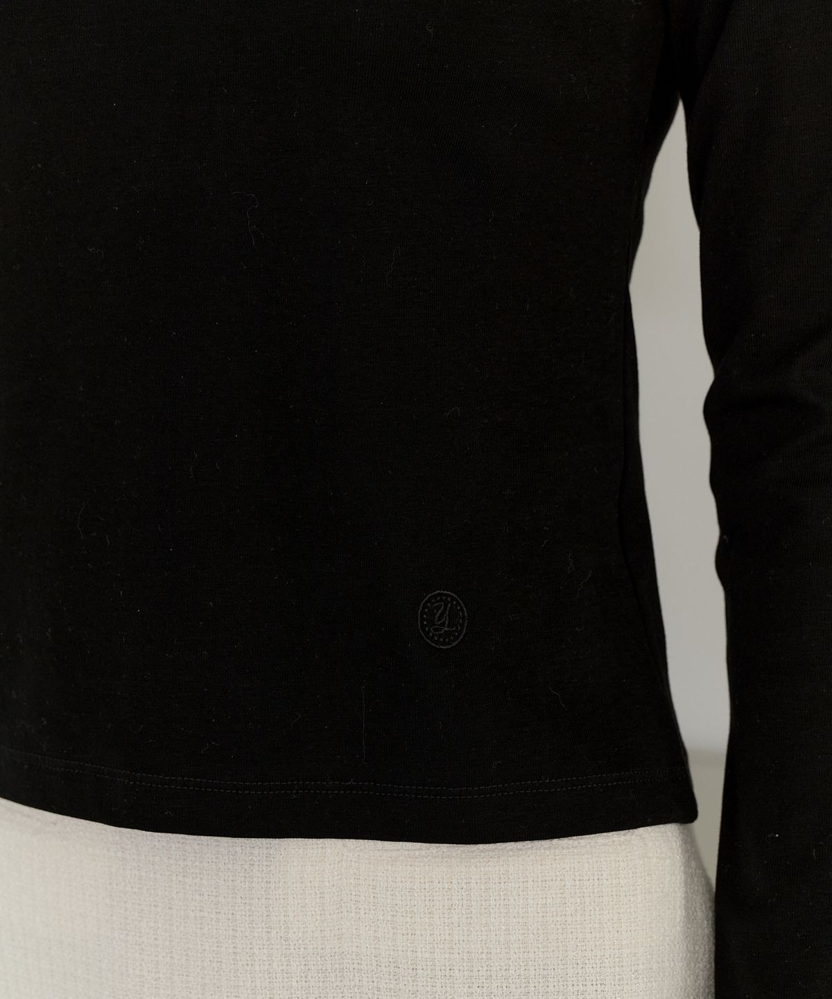 엽페(YUPPE) BASIC SLIM T-SHIRT_BLACK