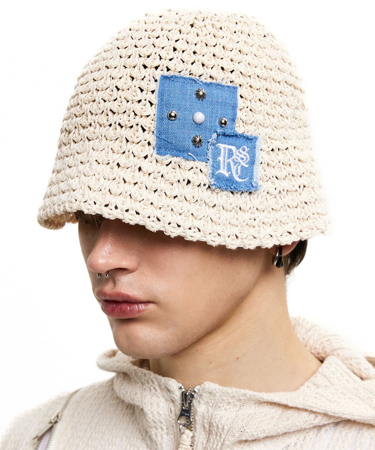 알에스에스씨(RSSC) RIVET PATCHED KNIT BUCKET HAT - IVORY