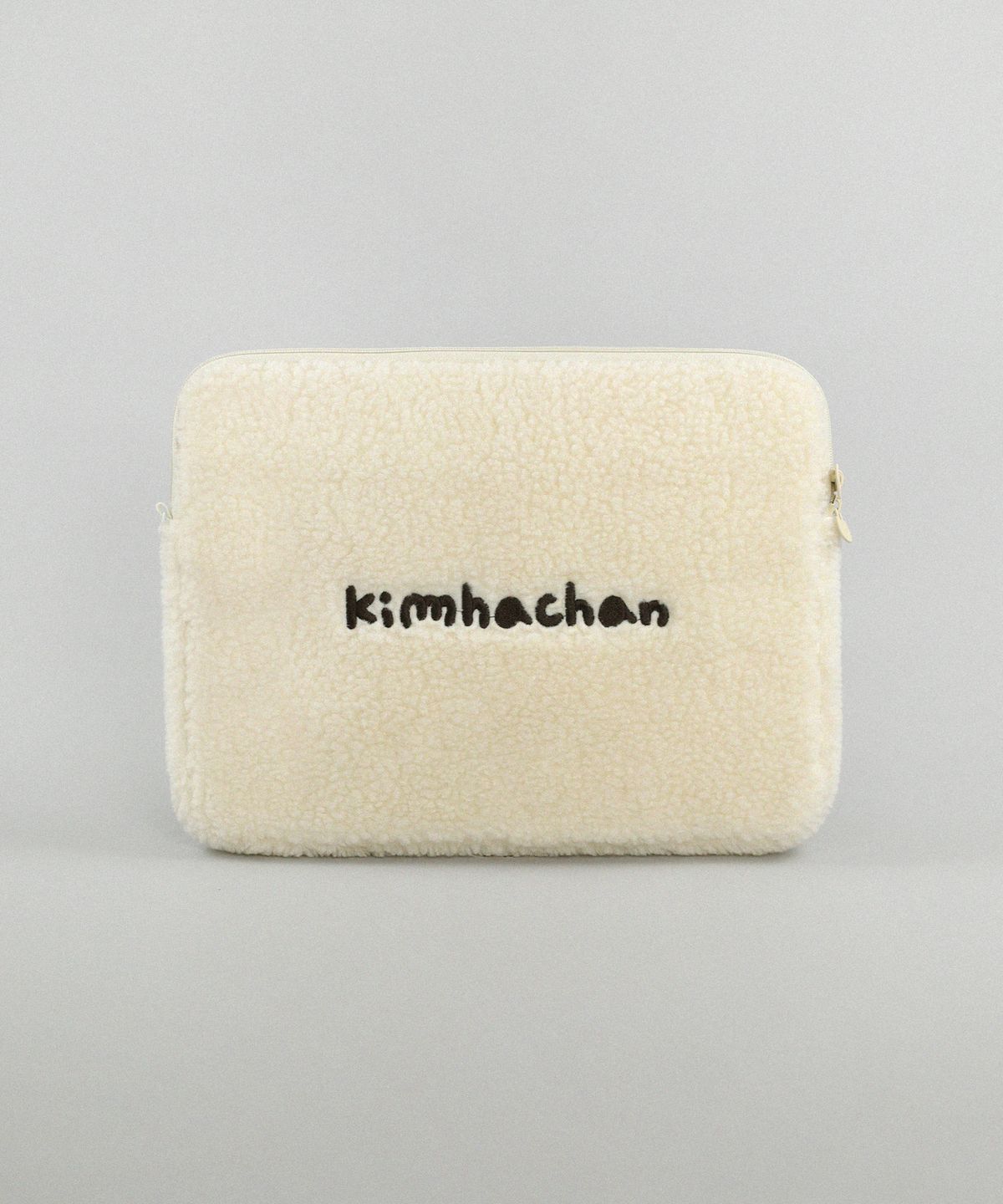 김하찬(KIMHACHAN) 플러피 하찬 노트북 파우치 - 아이보리