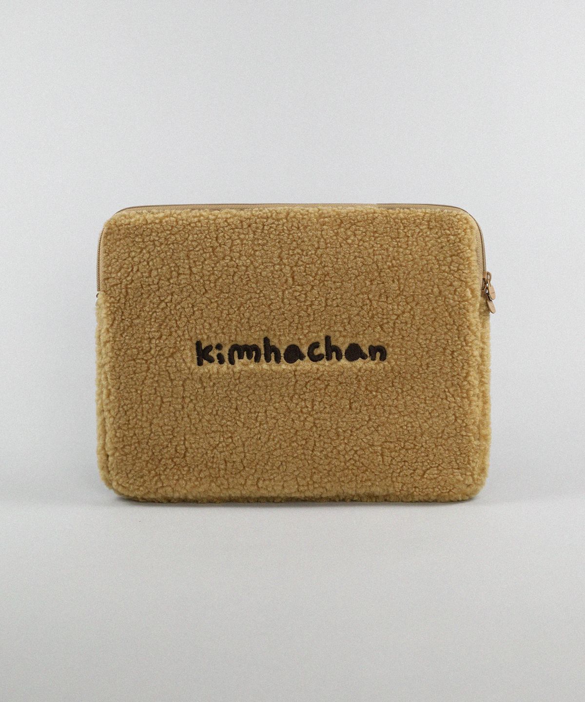 김하찬(KIMHACHAN) 플러피 하찬 노트북 파우치 - 브라운