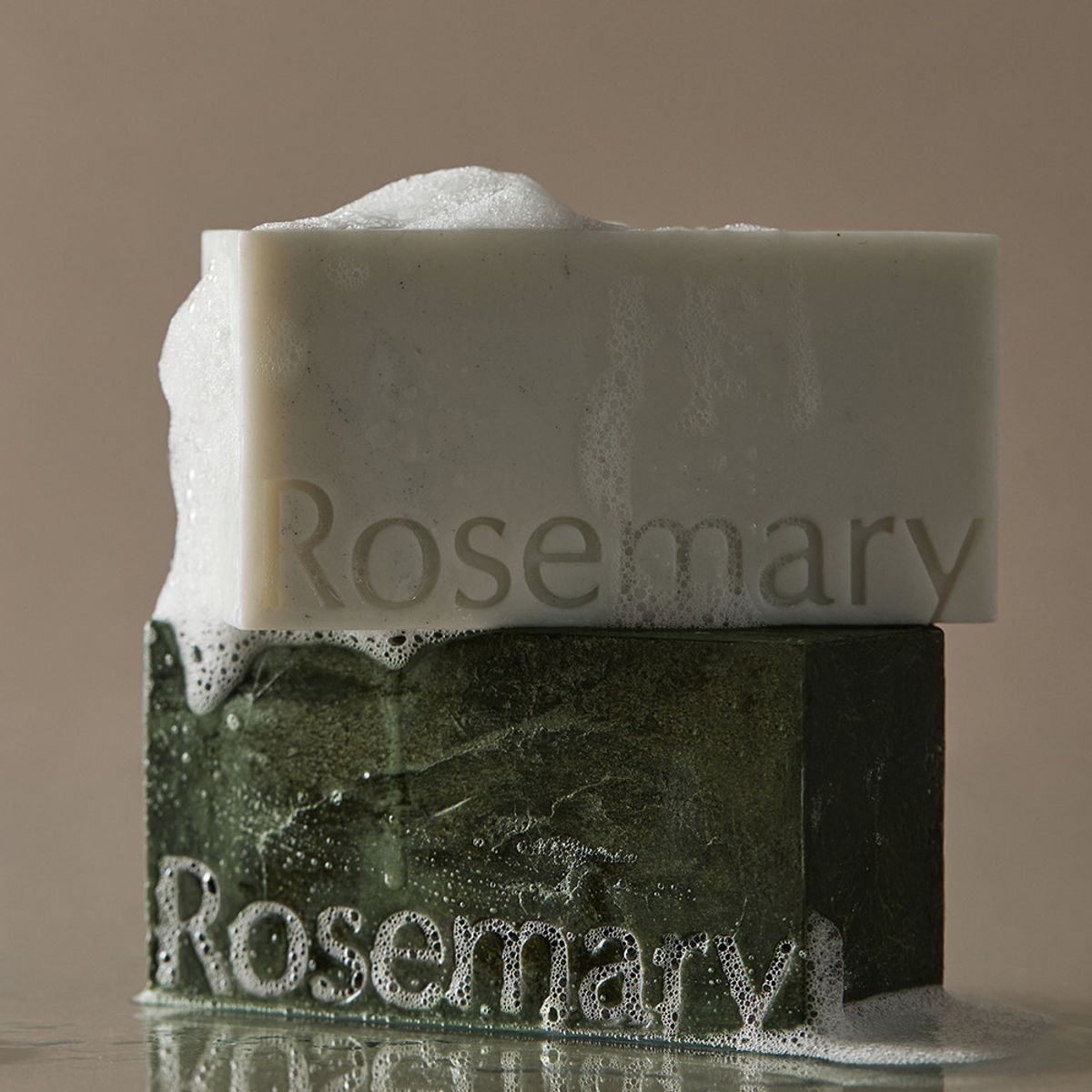 아로마티카(AROMATICA) 로즈마리 스칼프 스케일링 샴푸 바 135G