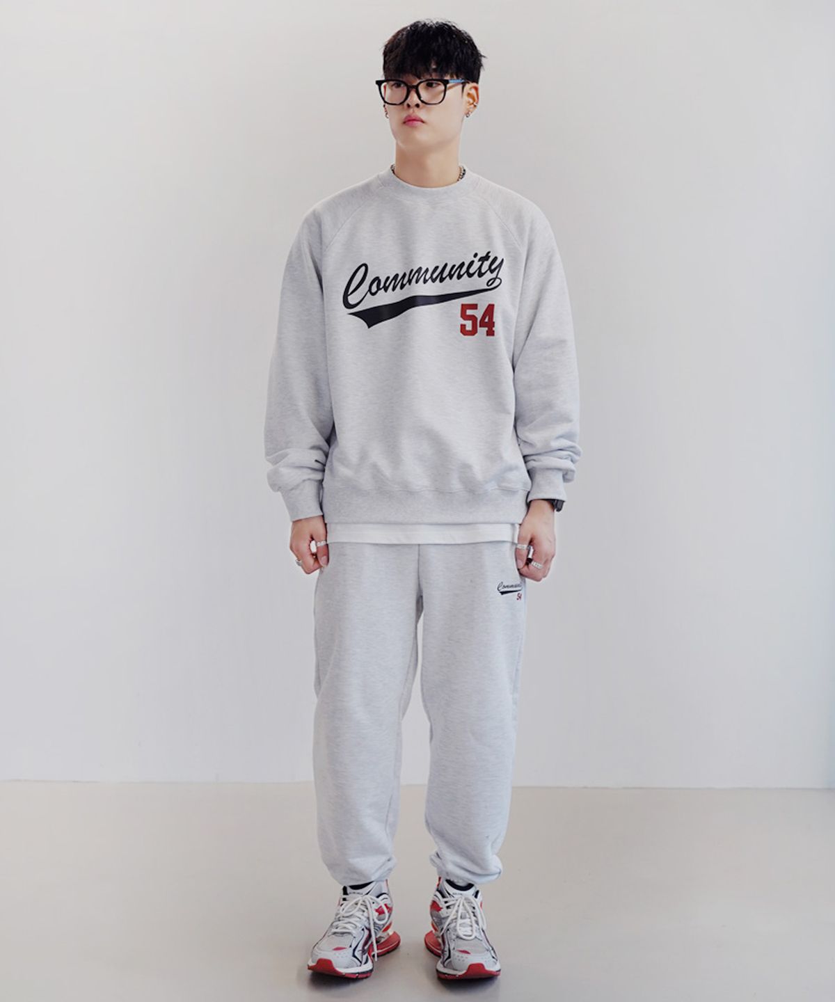 더마일(THEMILE) [SET]COMMUNITY 54 SWEAT SHIRTS PANTS - OATMEAL