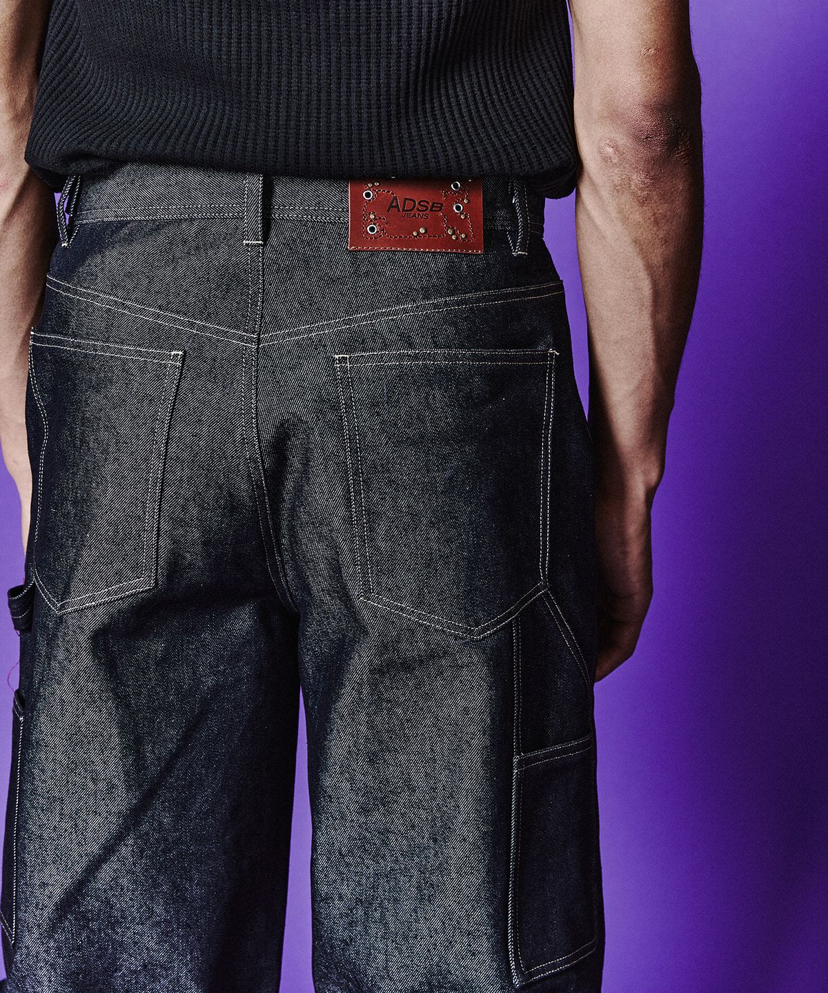 앤더슨벨(ADSB ANDERSSON BELL) 레이저 컷아웃 와이드 레그 진 apa694m(INDIGO)