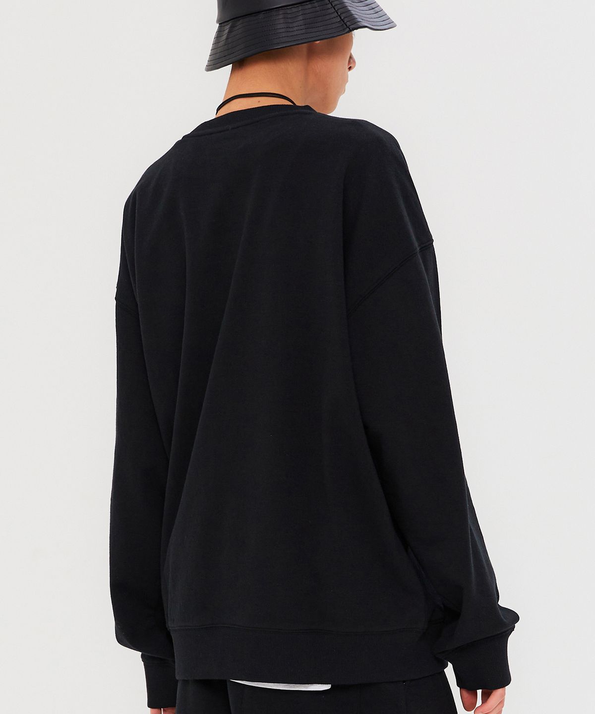 쿨트(KULTE) KULTE ARCH CREWNECK BLACK