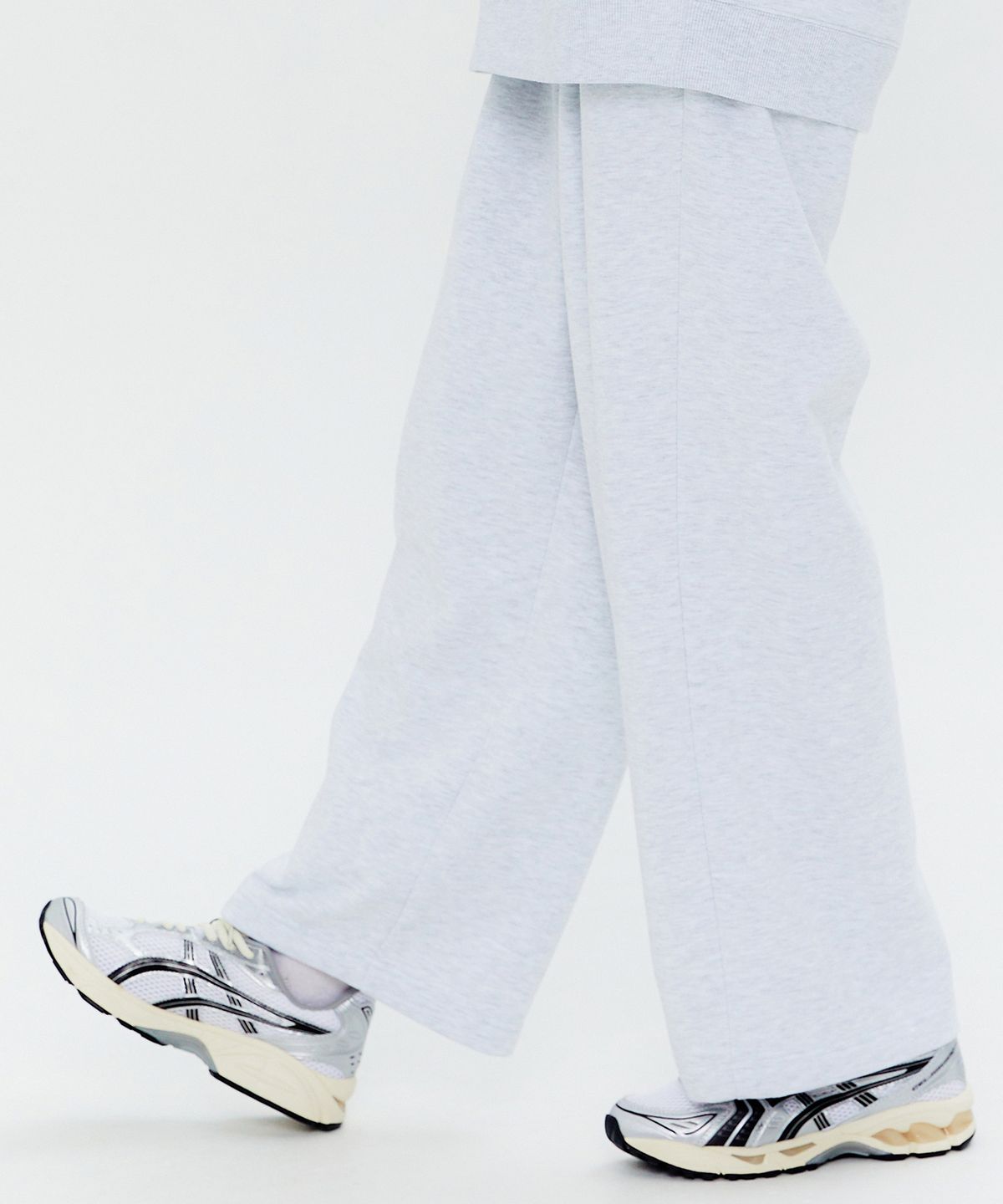 쿨트(KULTE) KULTE LAUREL LOGO TRAINING PANTS L.MELAGE