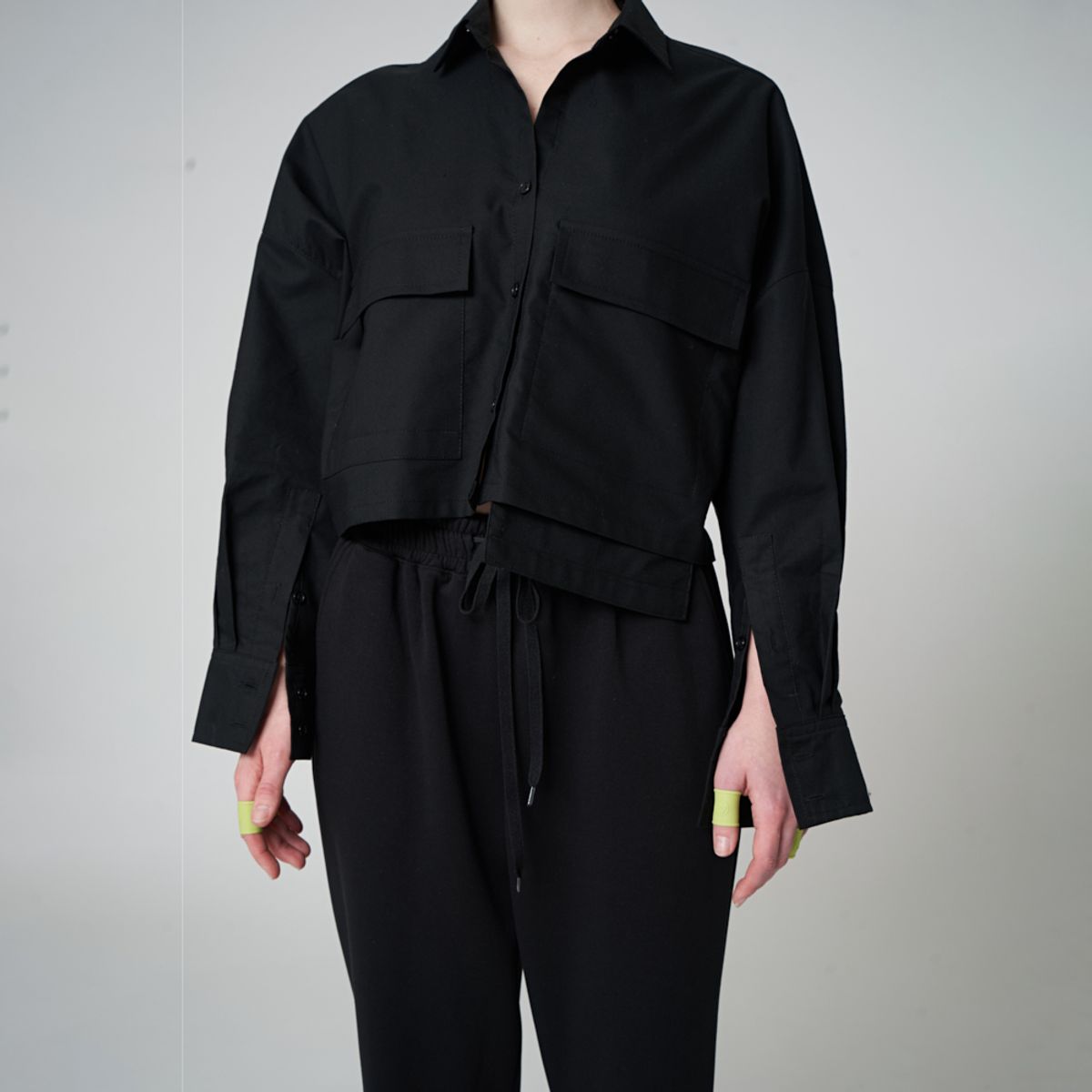 애스플래폼(ATHPLATFORM) AW41SH02 포켓 크롭 셔츠_블랙