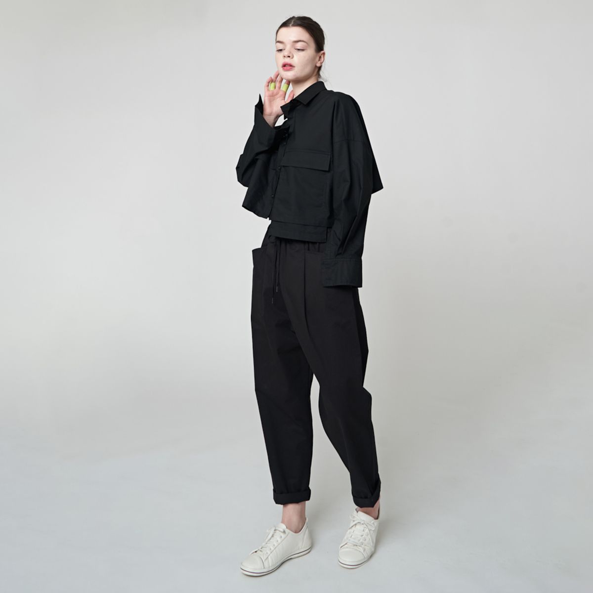 애스플래폼(ATHPLATFORM) AU41PT04 원 턱 배기 팬츠_블랙