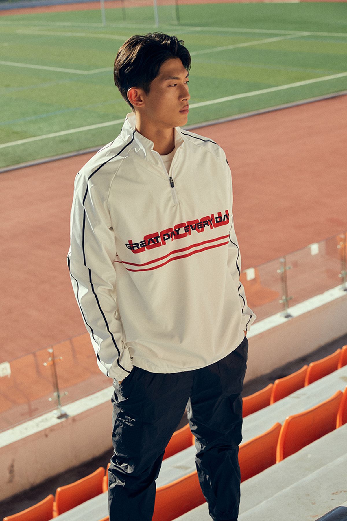리드로(LEADRAW) Triunfo 하프 바람막이 _ 화이트