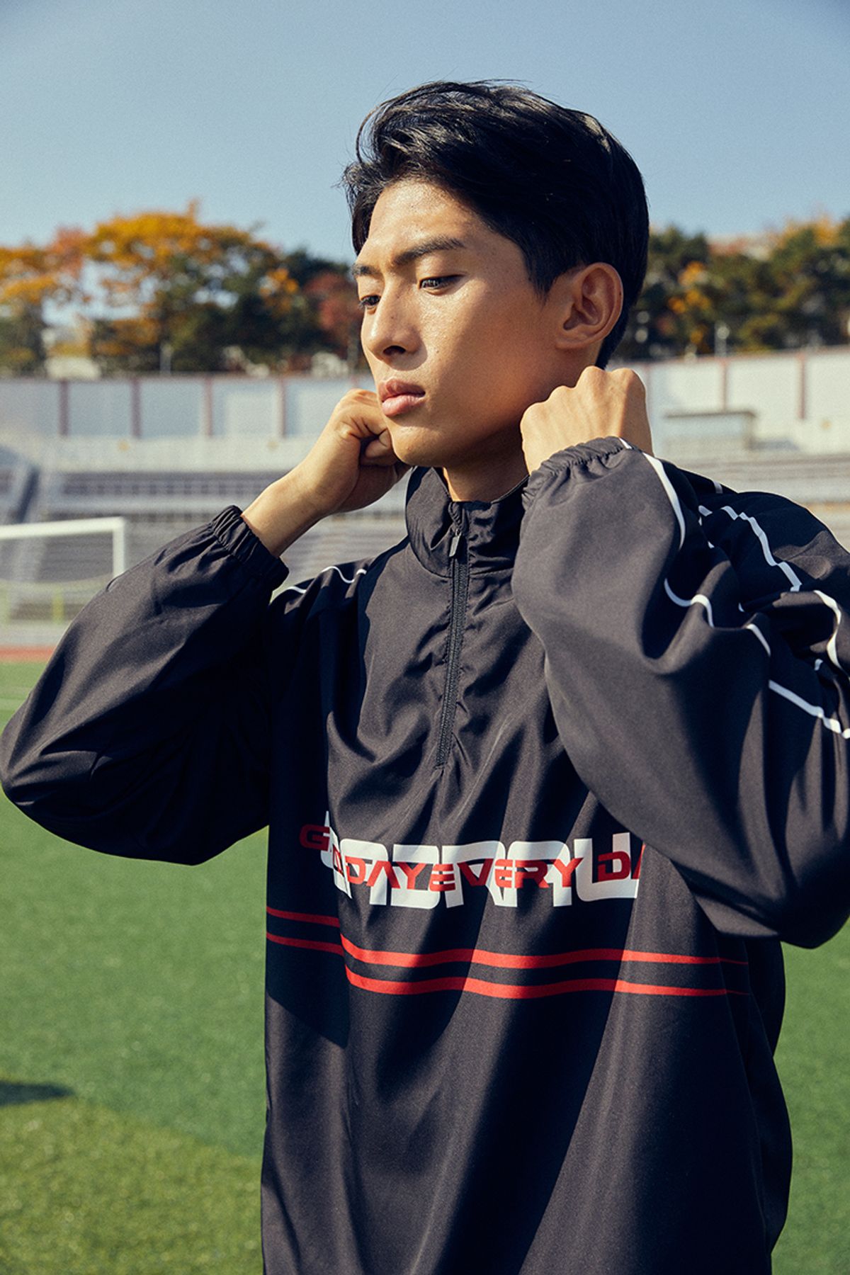 리드로(LEADRAW) Triunfo 하프 바람막이 _ 블랙