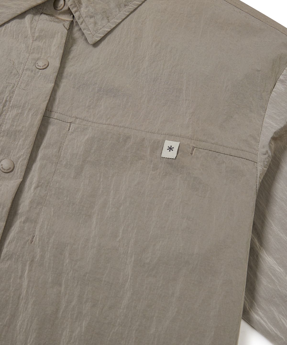 스노우피크 어패럴(SNOWPEAK APPAREL) 브라이트 여성 세미 크롭 반팔 셔츠 Tan Gray (S24MWFSH75)