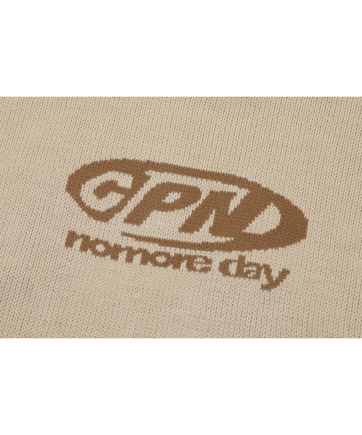 꼼파뇨(CPGN STUDIO) 오벌 씨 로고 크루넥 스웨터 크림