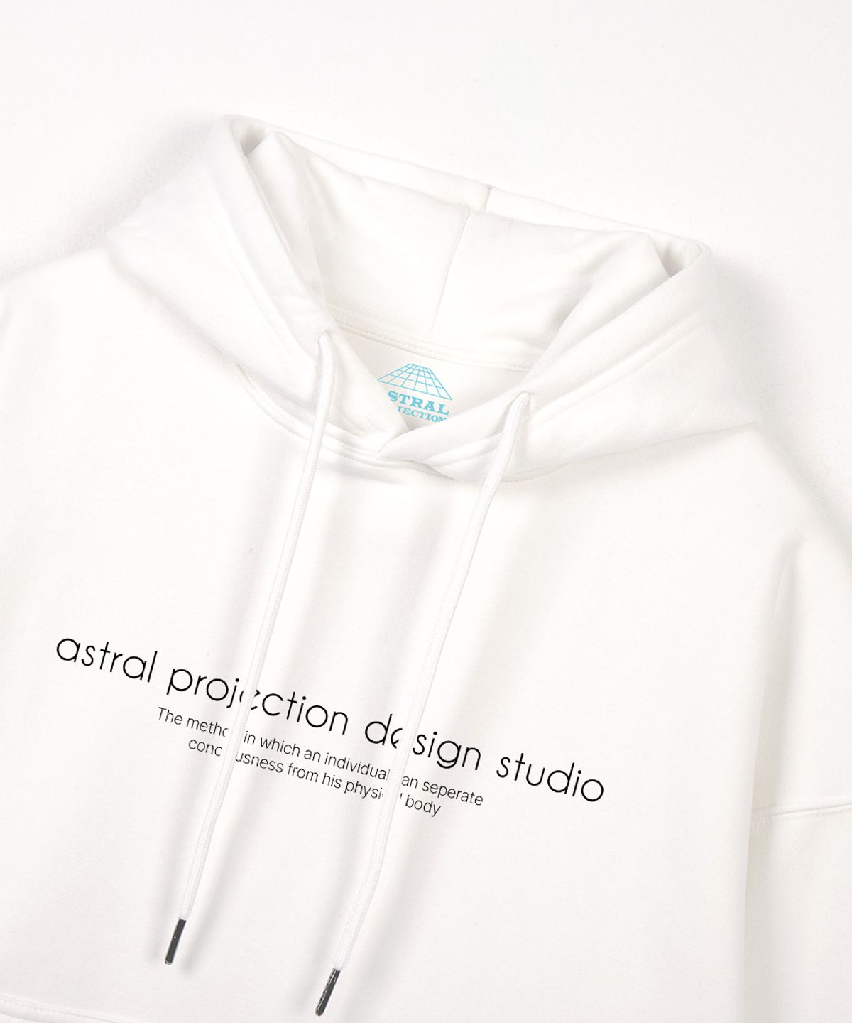 아스트랄 프로젝션(ASTRAL PROJECTION) 에이피 디자인 스튜디오 와이드 숄더 후디_화이트