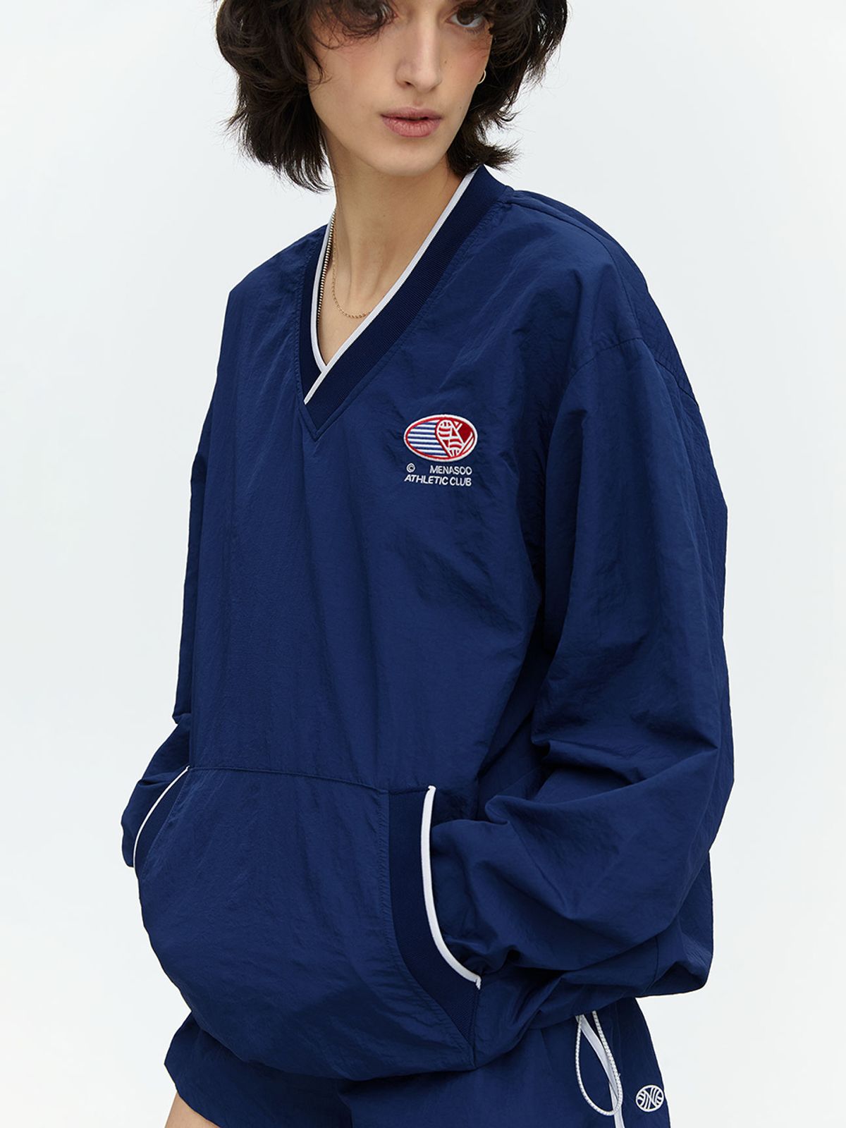 미나수(MENASOO) HEARTTRACK VNECK NYLON ANORAK JACKET_NAVY