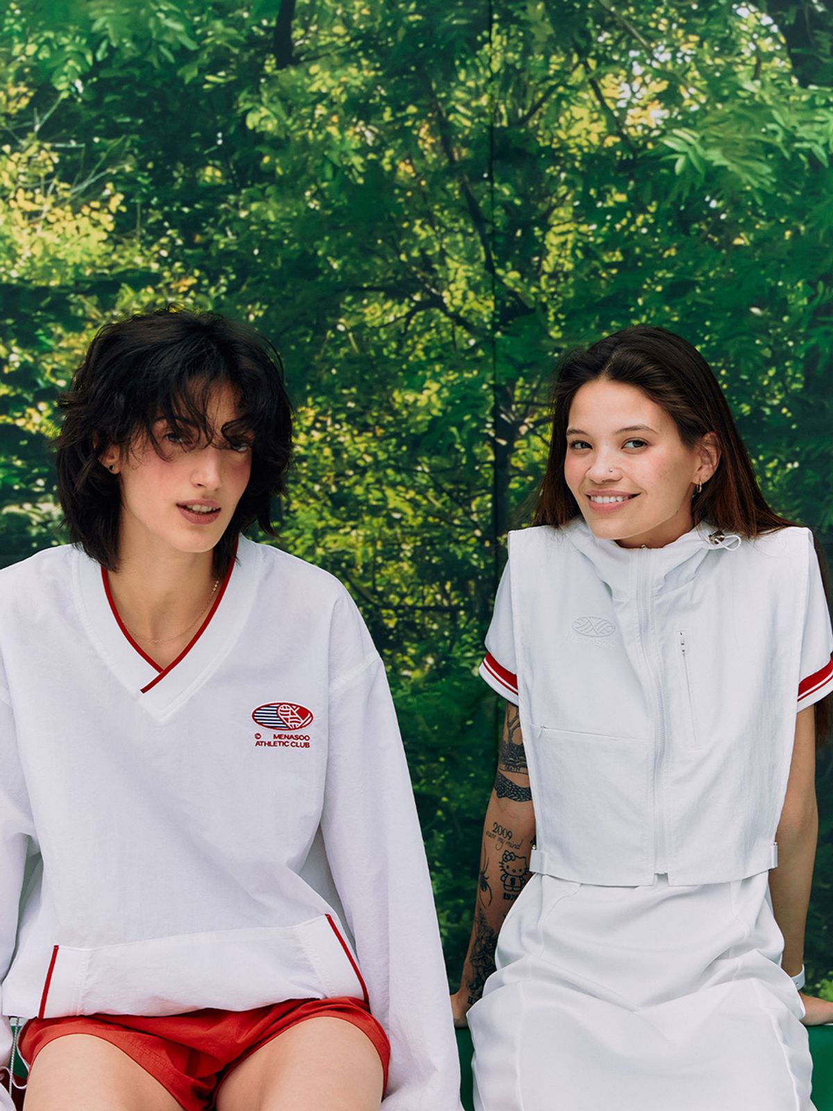 미나수(MENASOO) HEARTTRACK VNECK NYLON ANORAK JACKET_WHITE