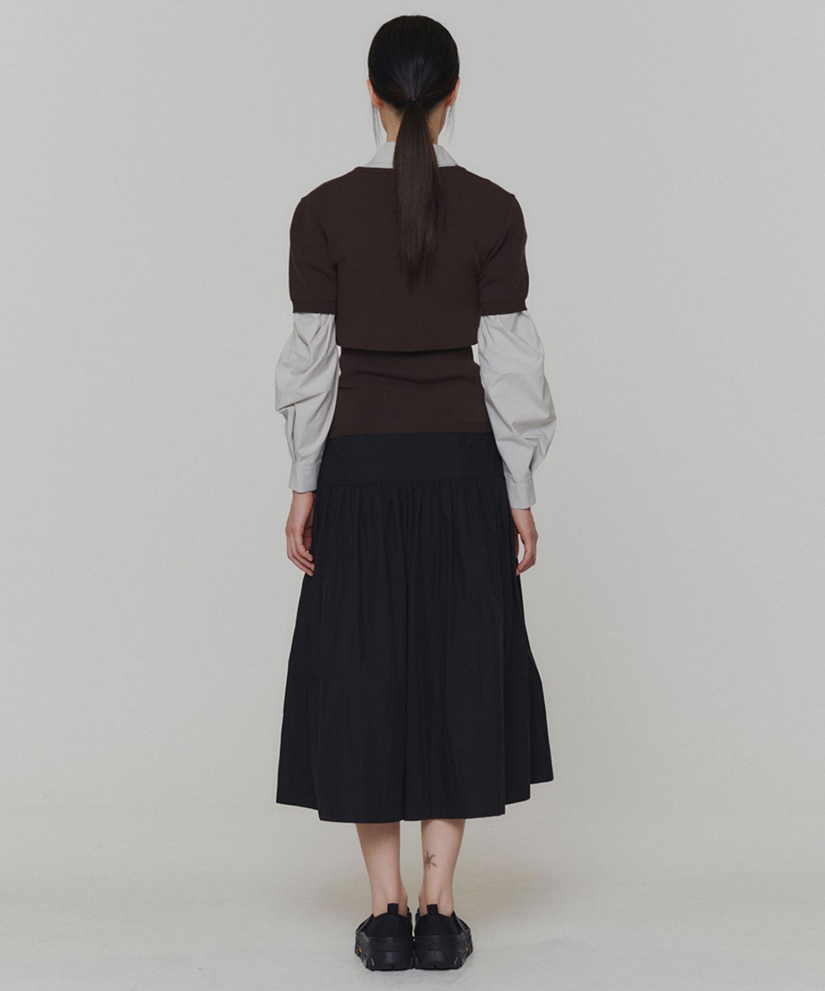 아모멘토(AMOMENTO) CROP BUTTON CARDIGAN SET_DARK BROWN