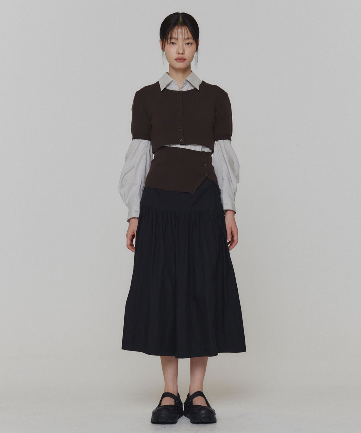 아모멘토(AMOMENTO) CROP BUTTON CARDIGAN SET_DARK BROWN