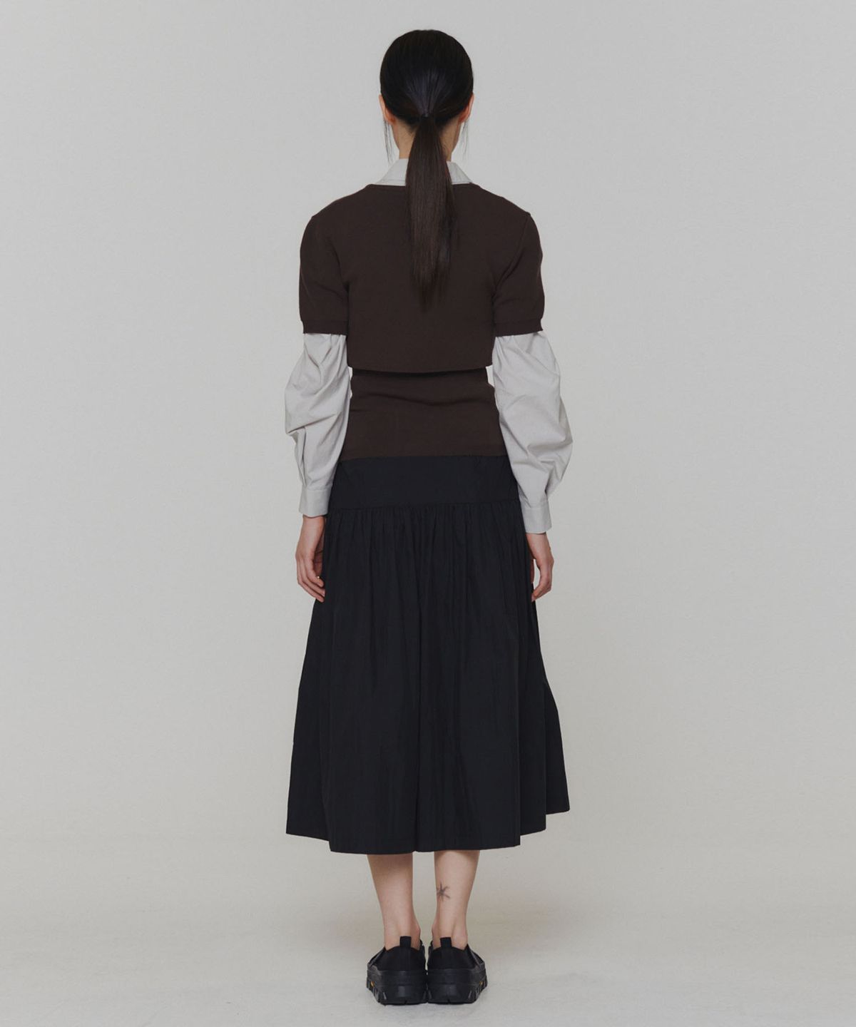 아모멘토(AMOMENTO) CROP BUTTON CARDIGAN SET_DARK BROWN
