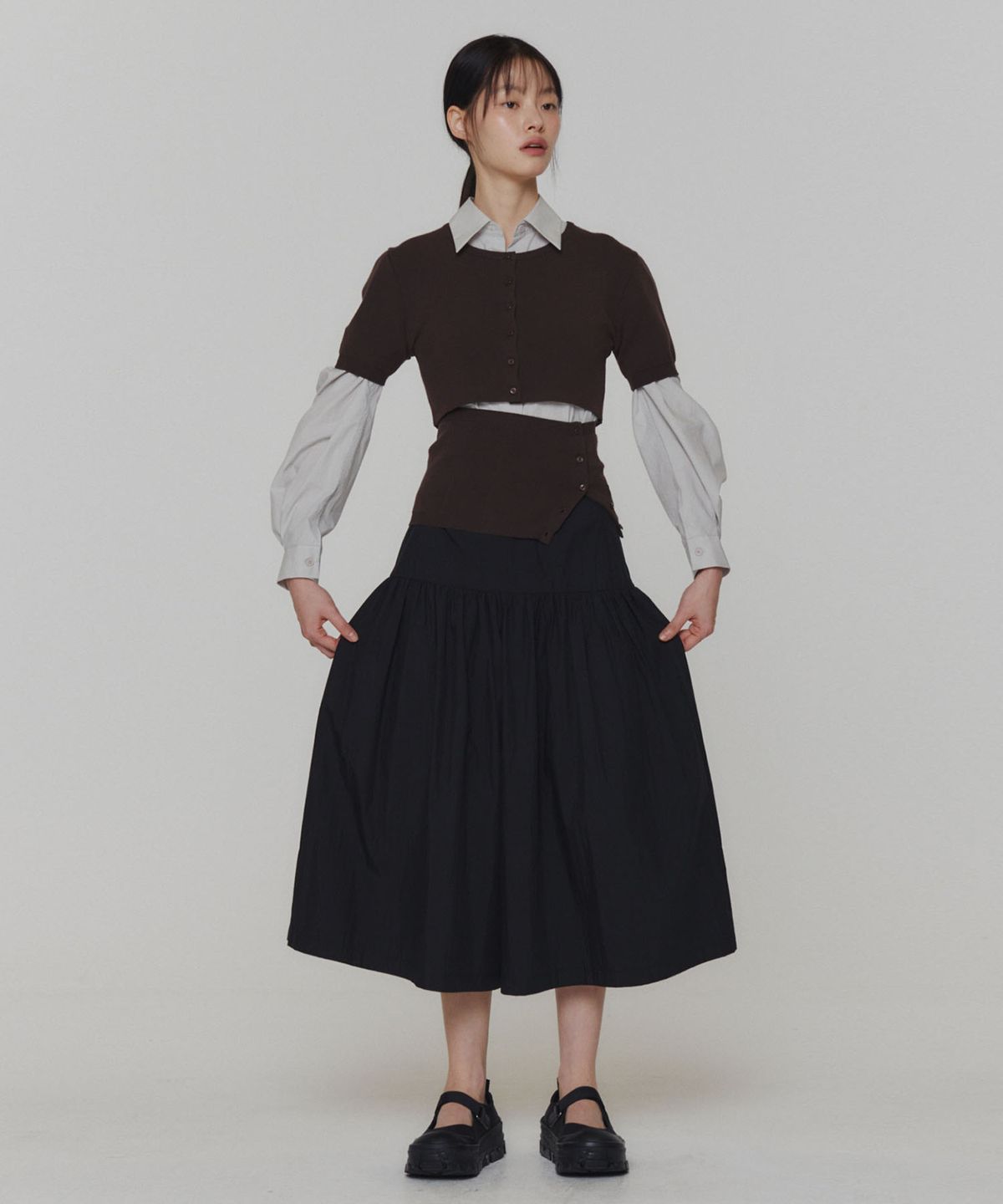 아모멘토(AMOMENTO) CROP BUTTON CARDIGAN SET_DARK BROWN