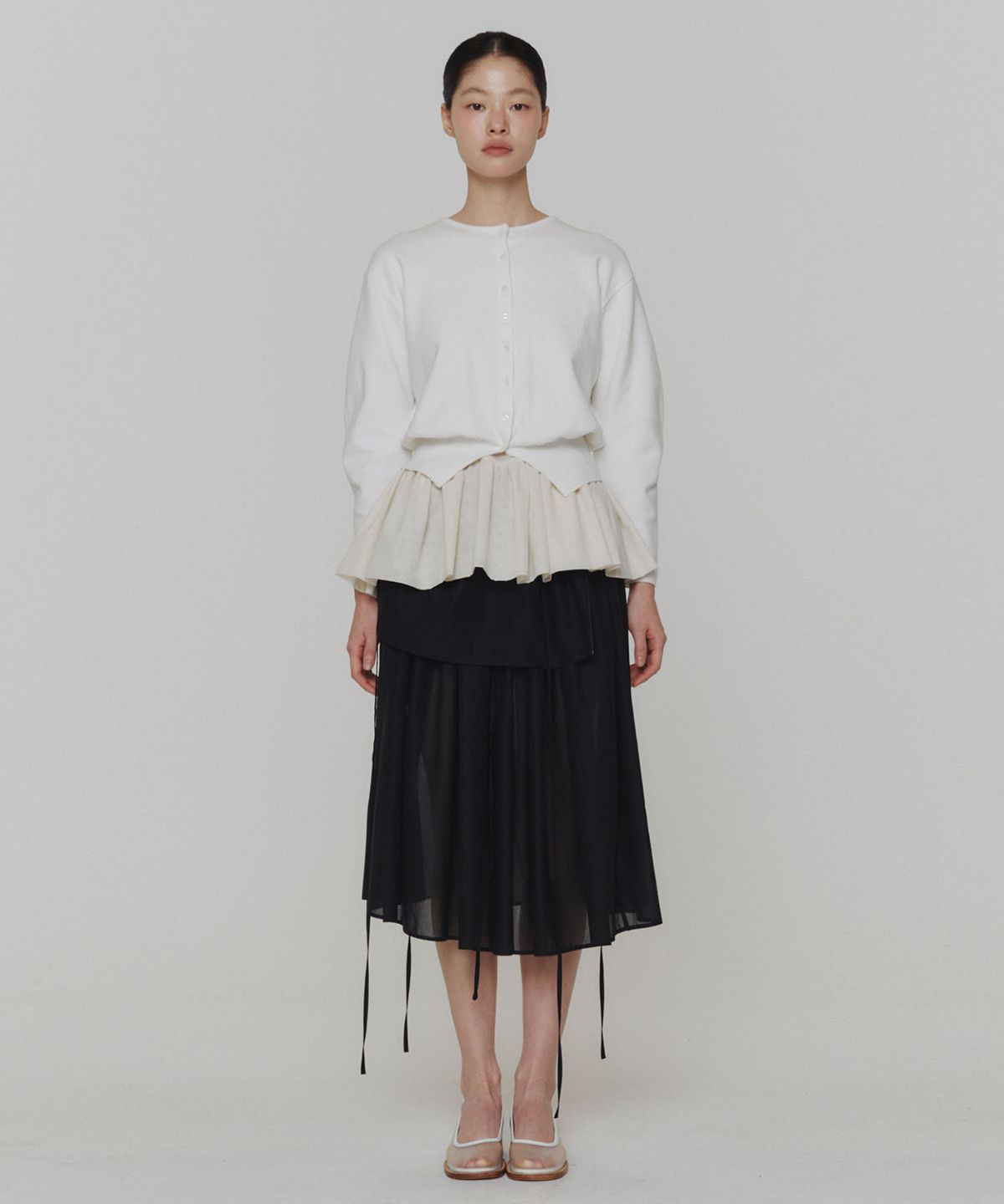아모멘토(AMOMENTO) ROUND SLEEVE SHIRRED CARDIGAN_IVORY