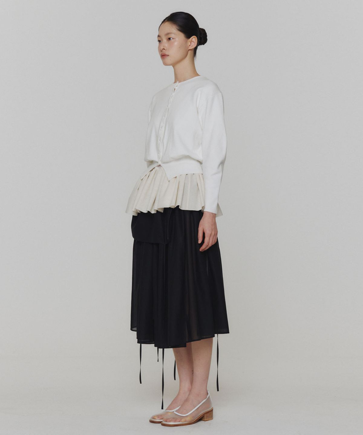 아모멘토(AMOMENTO) ROUND SLEEVE SHIRRED CARDIGAN_IVORY