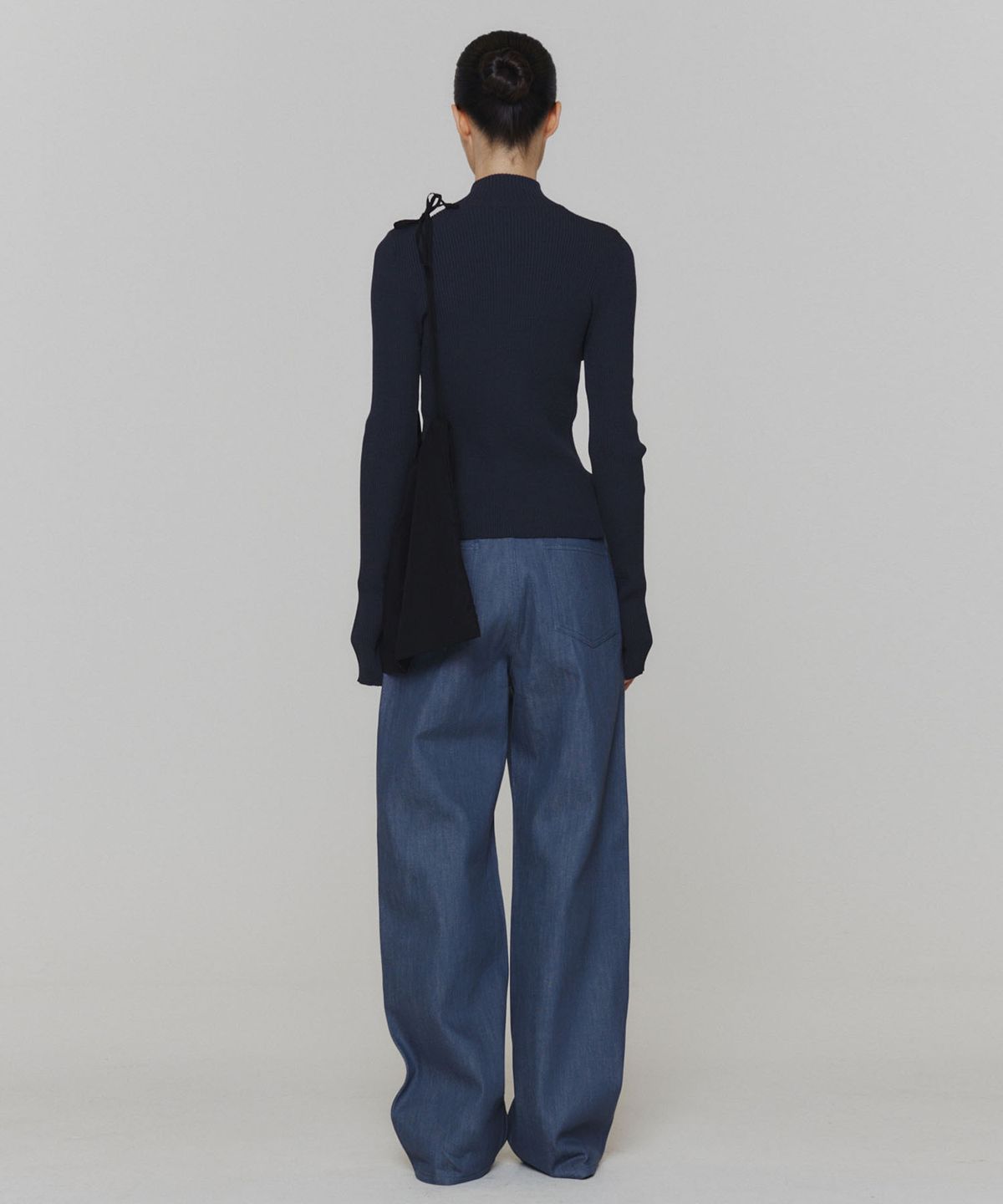 아모멘토(AMOMENTO) RIBBED MOCK NECK CARDIGAN_DARK NAVY