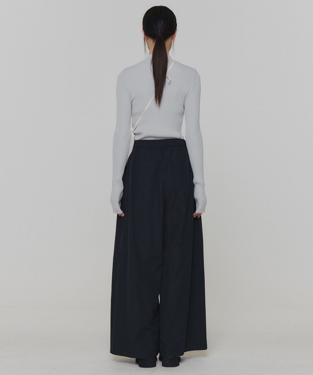 아모멘토(AMOMENTO) RIBBED MOCK NECK CARDIGAN_LIGHT GREY