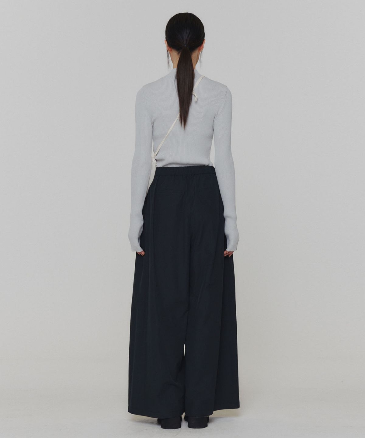 아모멘토(AMOMENTO) RIBBED MOCK NECK CARDIGAN_LIGHT GREY