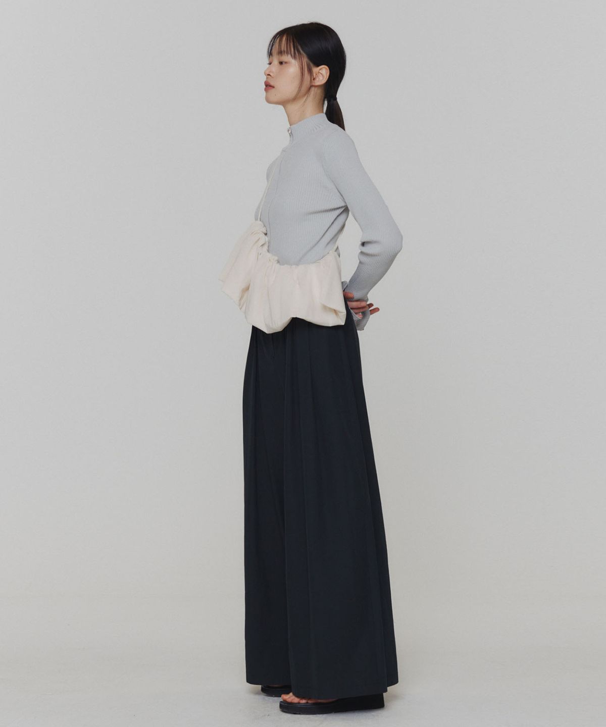 아모멘토(AMOMENTO) RIBBED MOCK NECK CARDIGAN_LIGHT GREY