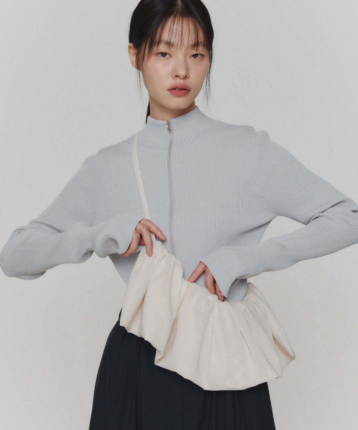 아모멘토(AMOMENTO) RIBBED MOCK NECK CARDIGAN_LIGHT GREY