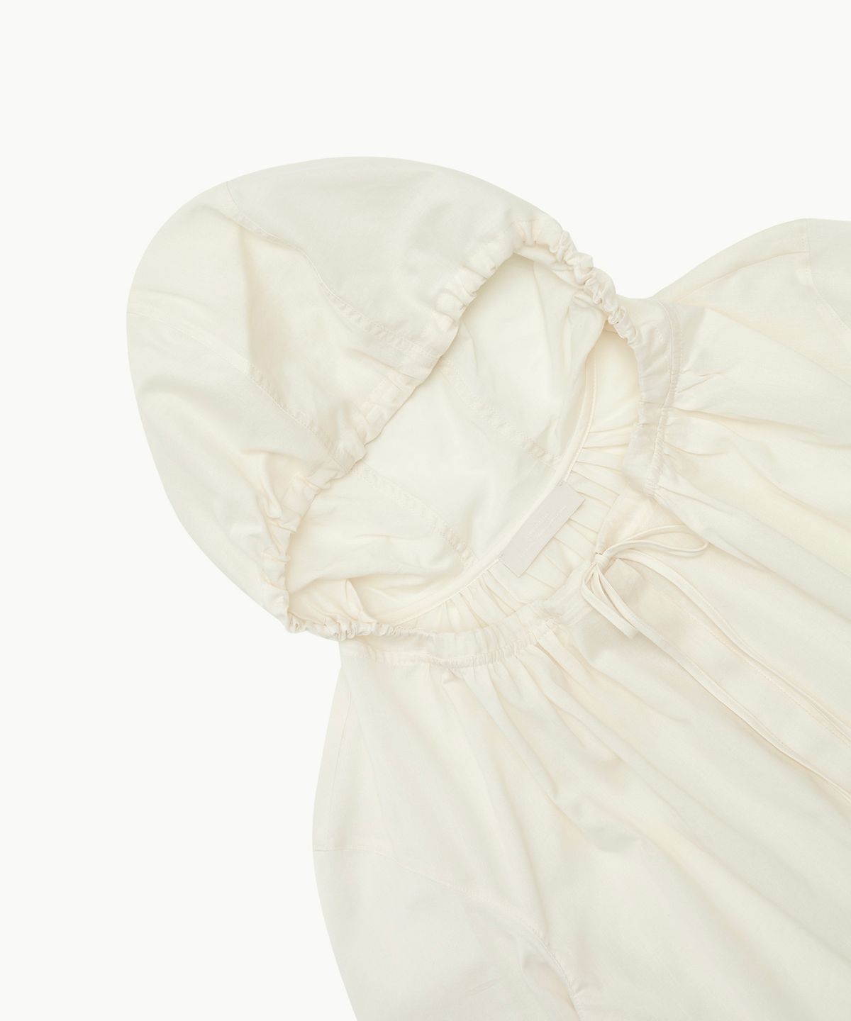 아모멘토(AMOMENTO) SHEER SHIRRING HOODED BLOUSE_IVORY